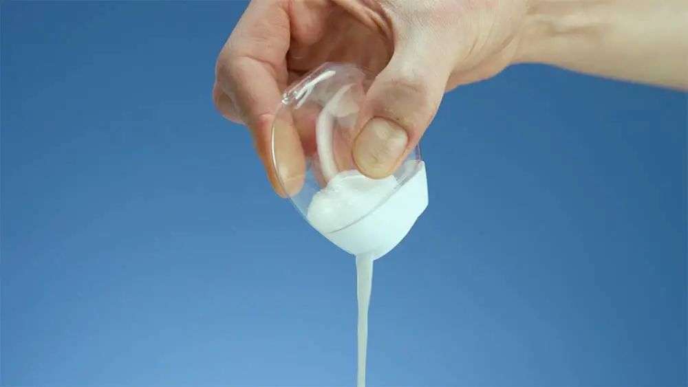 再也不用「擠牙膏」，高露潔換上的「潤(rùn)滑劑」包裝，讓牙膏從此一滴不剩