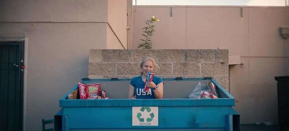 再也不用「擠牙膏」，高露潔換上的「潤(rùn)滑劑」包裝，讓牙膏從此一滴不剩